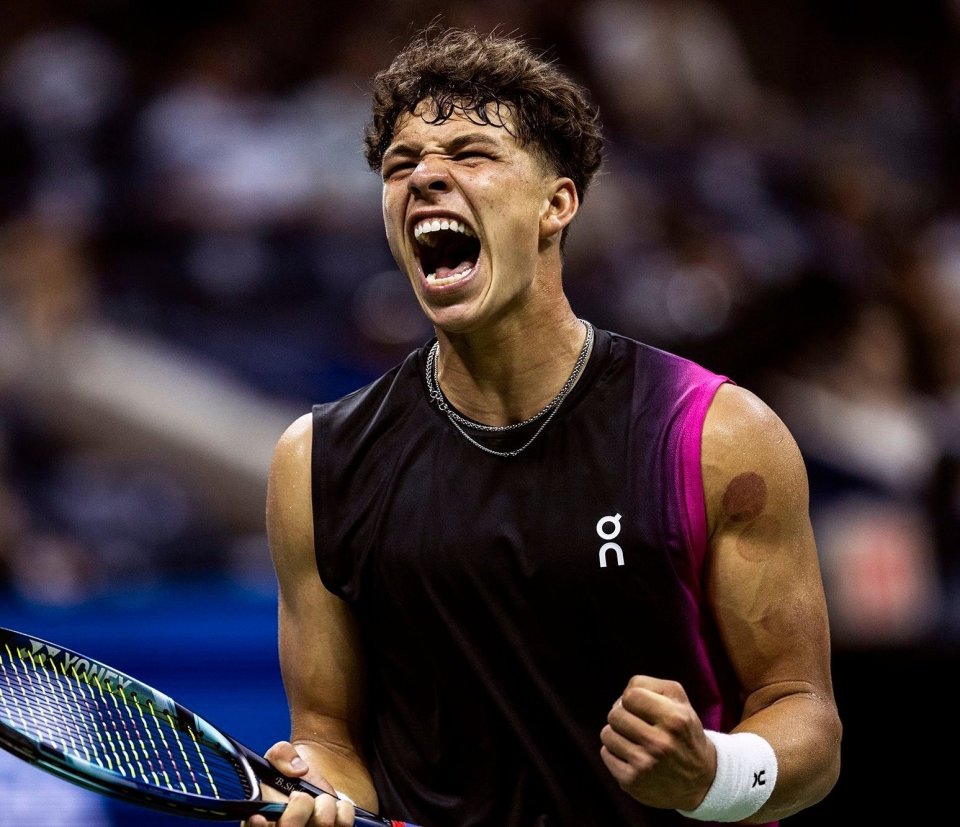 九游会娱乐平台- 费德勒新星出色发挥表现突出，MAD前途光明！全场沸腾不已