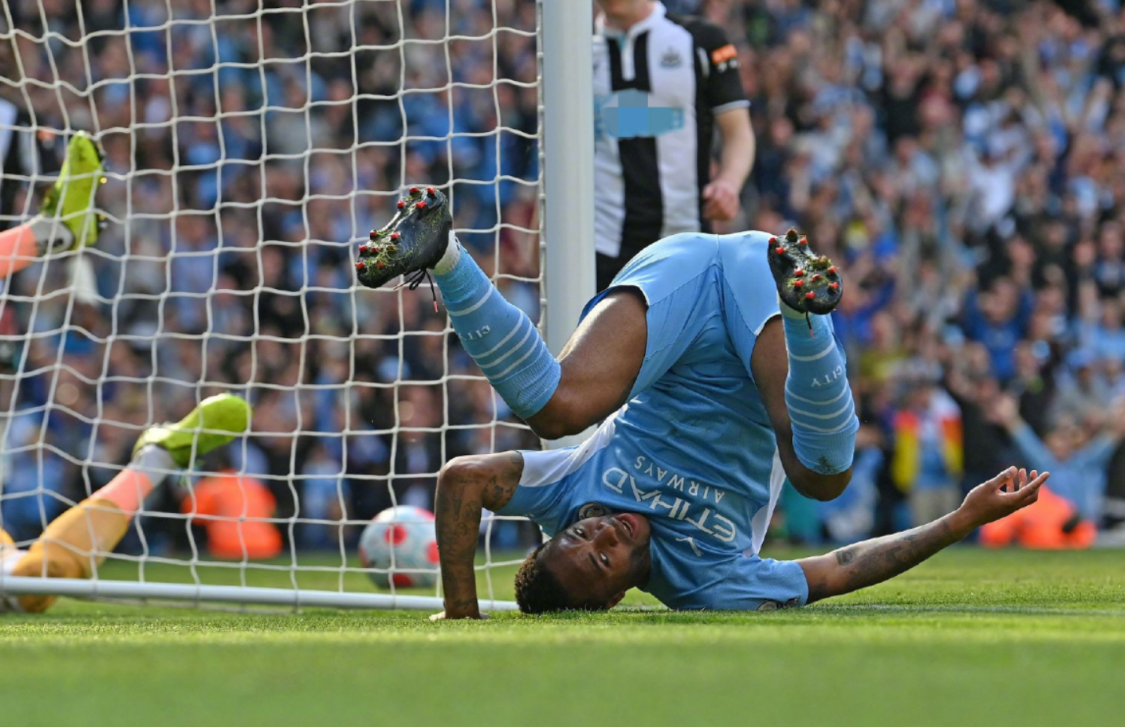 九游会娱乐平台-里程碑夜曼城扳平良机，社区盾国际比赛日刷纪录，质疑声仍在，年轻球员得到机会的简单介绍